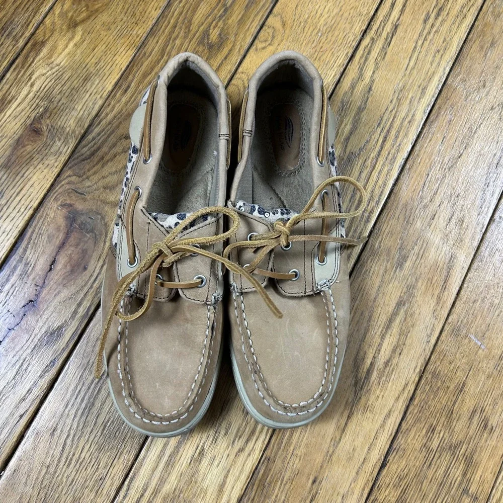Maui Island Women's Tan‎ Leopard Print Boat Shoes Size 8.5